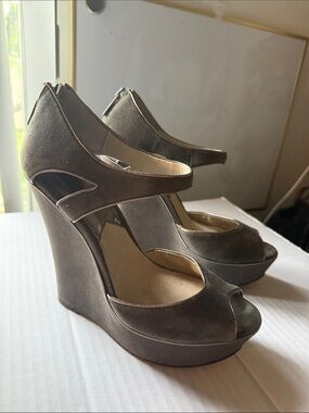 Michael Kors Riley Wedge Peep Toe Platform Heels Charcoal Gray - Size 6.5